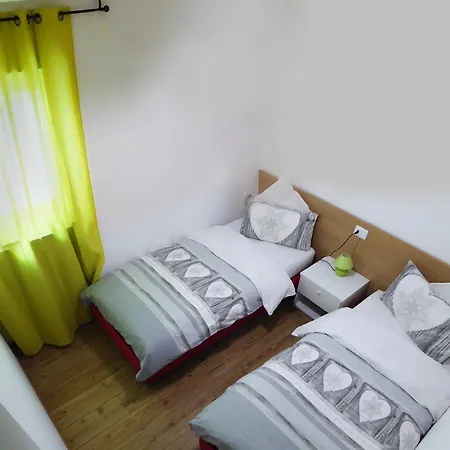 Ladina Apartment *