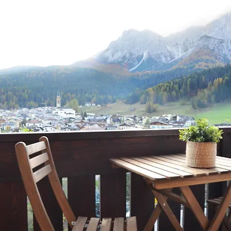 Ladina Dolomiti * بادولا